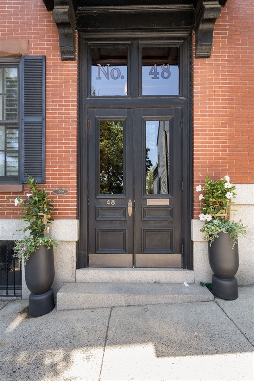 48 Mt Vernon Street, Unit 3 Boston, MA 02129 - Photo 3 of 31 a house view with a outdoor space