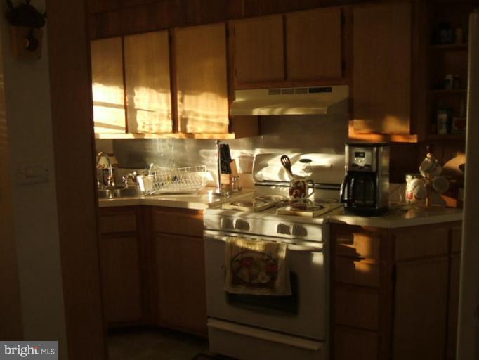 2764 Plainfield Road Dundalk, MD 21222 - Photo 6 of 14 Kitchen