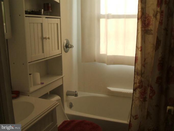 2764 Plainfield Road Dundalk, MD 21222 - Photo 8 of 14 Bath #1