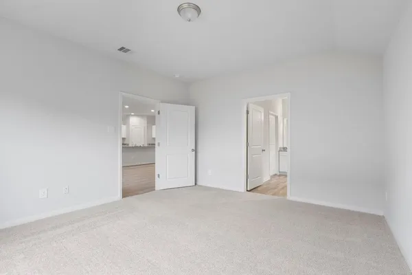 $2,000 | 102 Avalon Drive, Huntsville, TX 77320