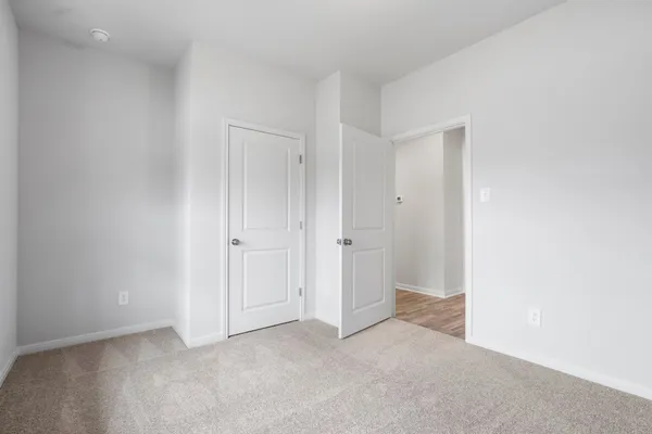 $2,000 | 102 Avalon Drive, Huntsville, TX 77320