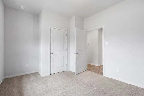 $2,000 | 102 Avalon Drive, Huntsville, TX 77320