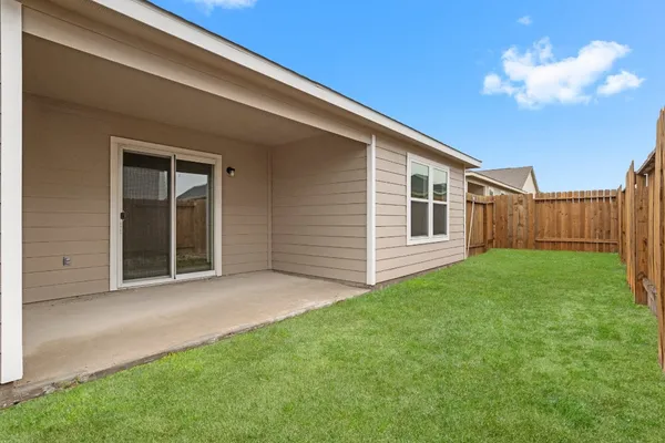 $2,000 | 102 Avalon Drive, Huntsville, TX 77320