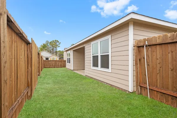 $2,000 | 102 Avalon Drive, Huntsville, TX 77320