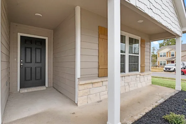 $2,000 | 102 Avalon Drive, Huntsville, TX 77320