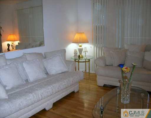 48 Bristol Road Piscataway, NJ 08854 - Photo 2 of 5 Gallery Image 2