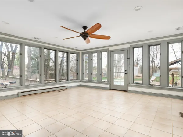 $850,000 | 60 North Tavenner Lane, Hamilton, VA 20158