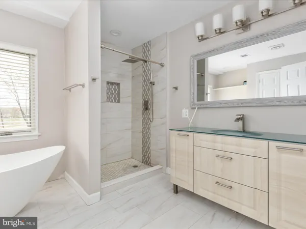 $850,000 | 60 North Tavenner Lane, Hamilton, VA 20158