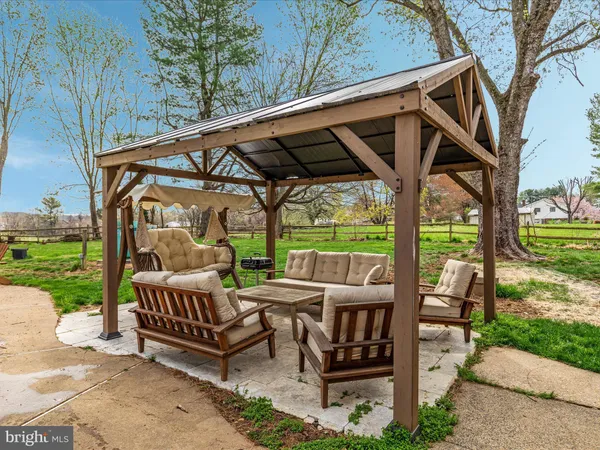 $850,000 | 60 North Tavenner Lane, Hamilton, VA 20158