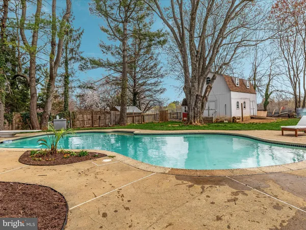 $850,000 | 60 North Tavenner Lane, Hamilton, VA 20158