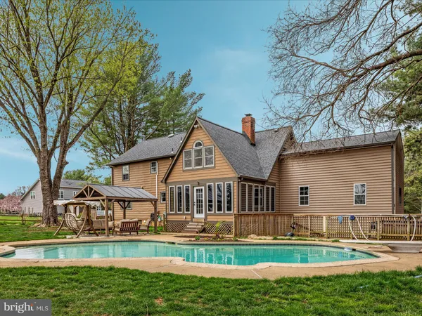 $850,000 | 60 North Tavenner Lane, Hamilton, VA 20158