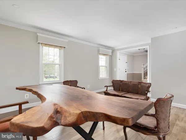 $850,000 | 60 North Tavenner Lane, Hamilton, VA 20158