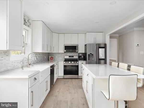 $850,000 | 60 North Tavenner Lane, Hamilton, VA 20158