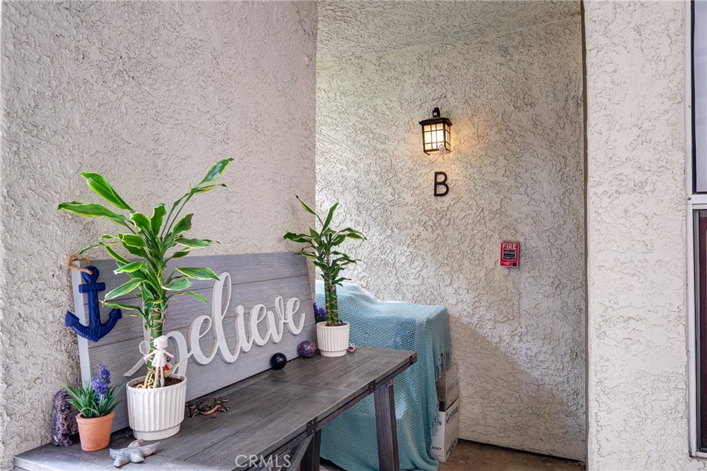 60 Corniche Drive, Unit B Dana Point, CA 92629 - Photo 5 of 18 Entry way