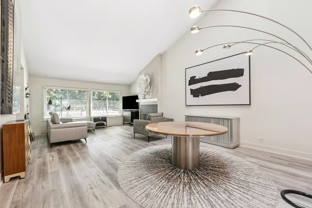 $400,000 | 1541 Kirkwood Drive, Geneva, IL 60134