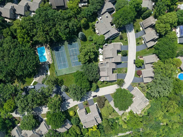 $400,000 | 1541 Kirkwood Drive, Geneva, IL 60134