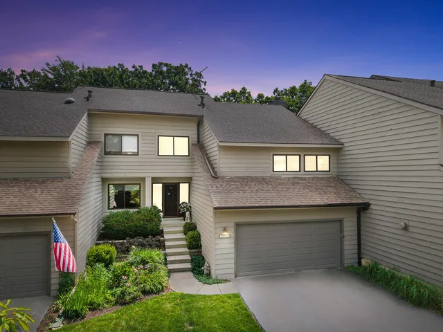 $400,000 | 1541 Kirkwood Drive, Geneva, IL 60134