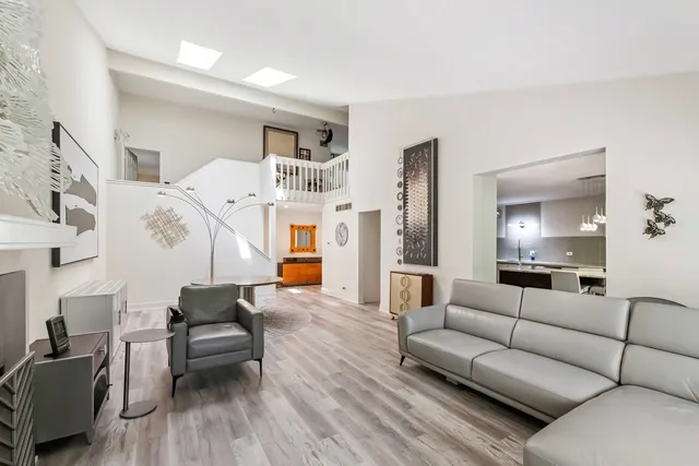 $400,000 | 1541 Kirkwood Drive, Geneva, IL 60134