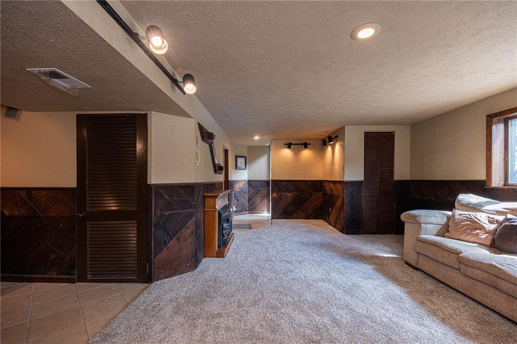 13200 St Clair Drive Irwin, PA 15642 - Photo 23 of 38