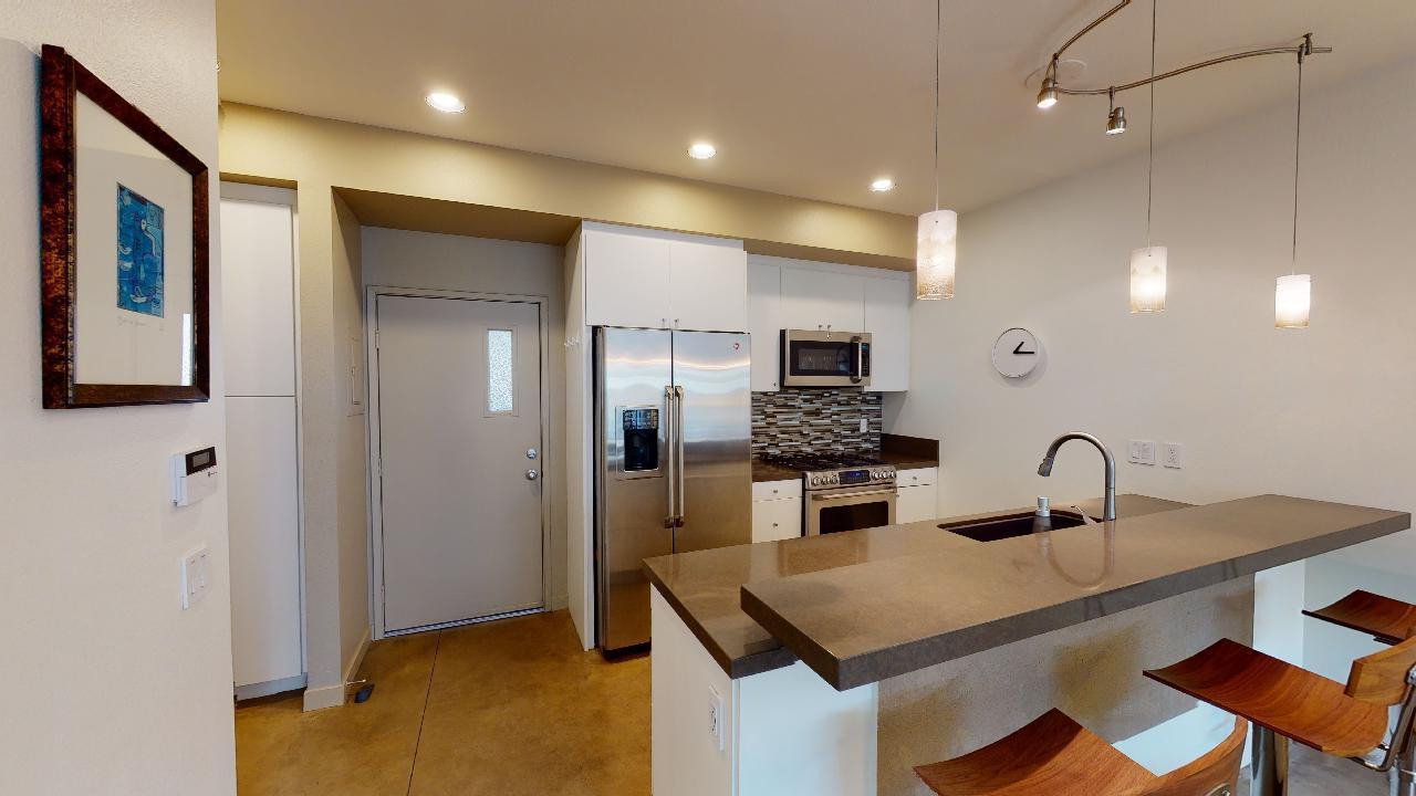 649 East Arenas Road Palm Springs, CA 92262 - Photo 12 of 41 Direct access from covered spaces