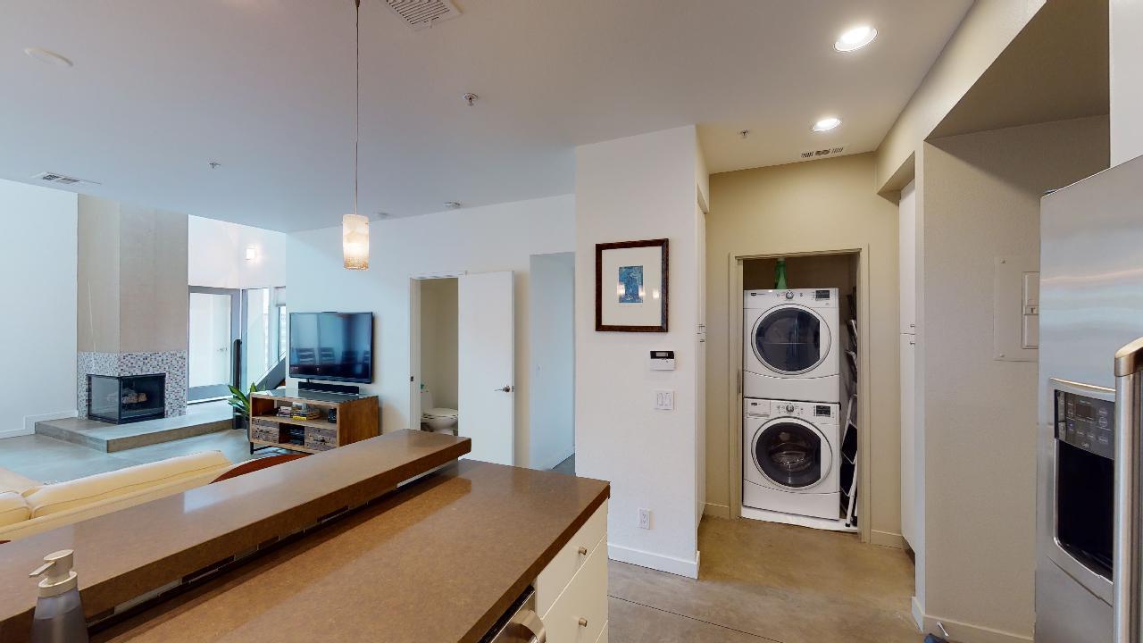 649 East Arenas Road Palm Springs, CA 92262 - Photo 13 of 41 Interior laundry convenience