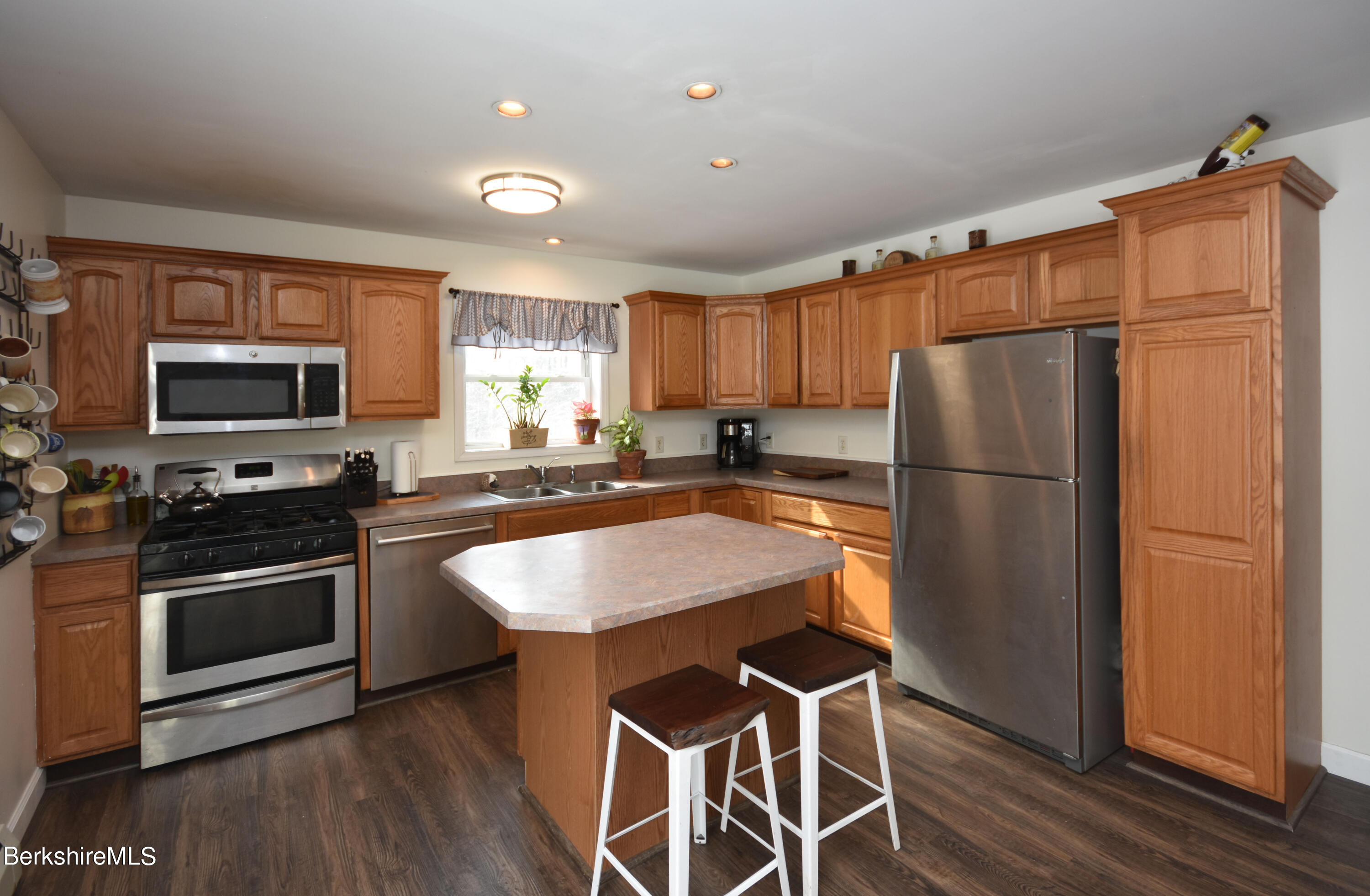 1474 County Road Sheffield, MA 01230 - Photo 8 of 61 Kitchen