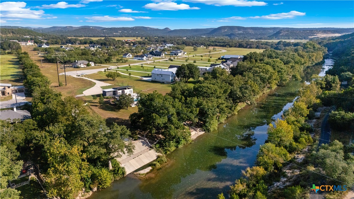 832 Wade Road New Braunfels, TX 78132 - Photo 3 of 11