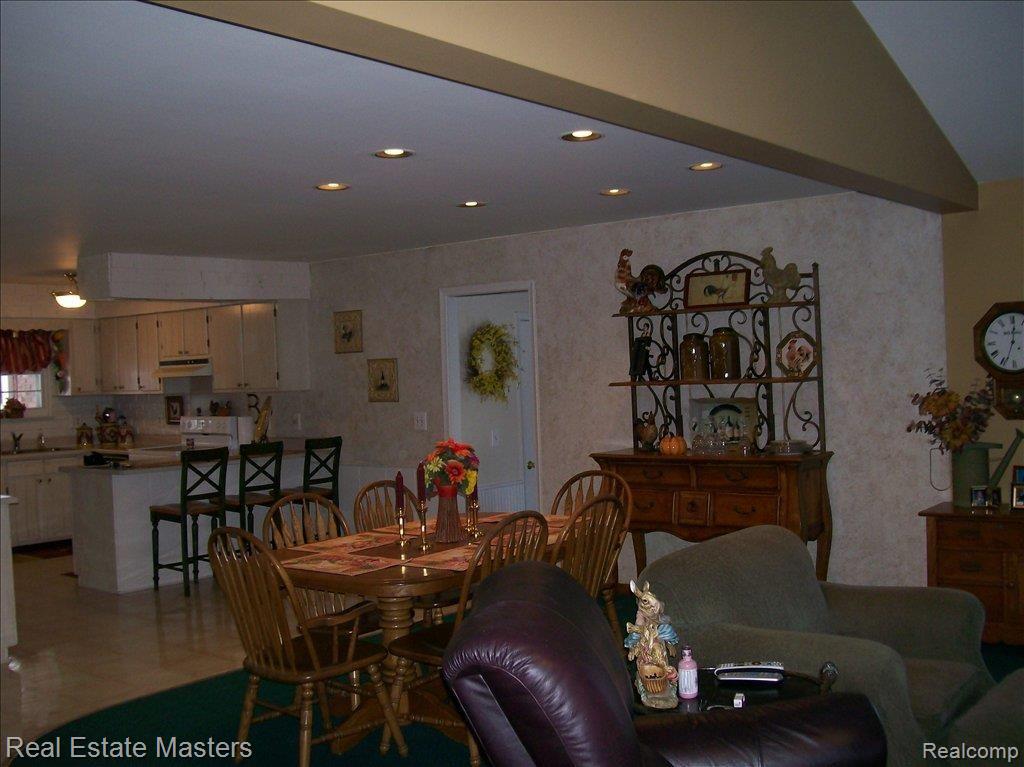 7222 Rattle Run Road St. Clair, MI 48079 - Photo 4 of 8 FAMILY ROOM