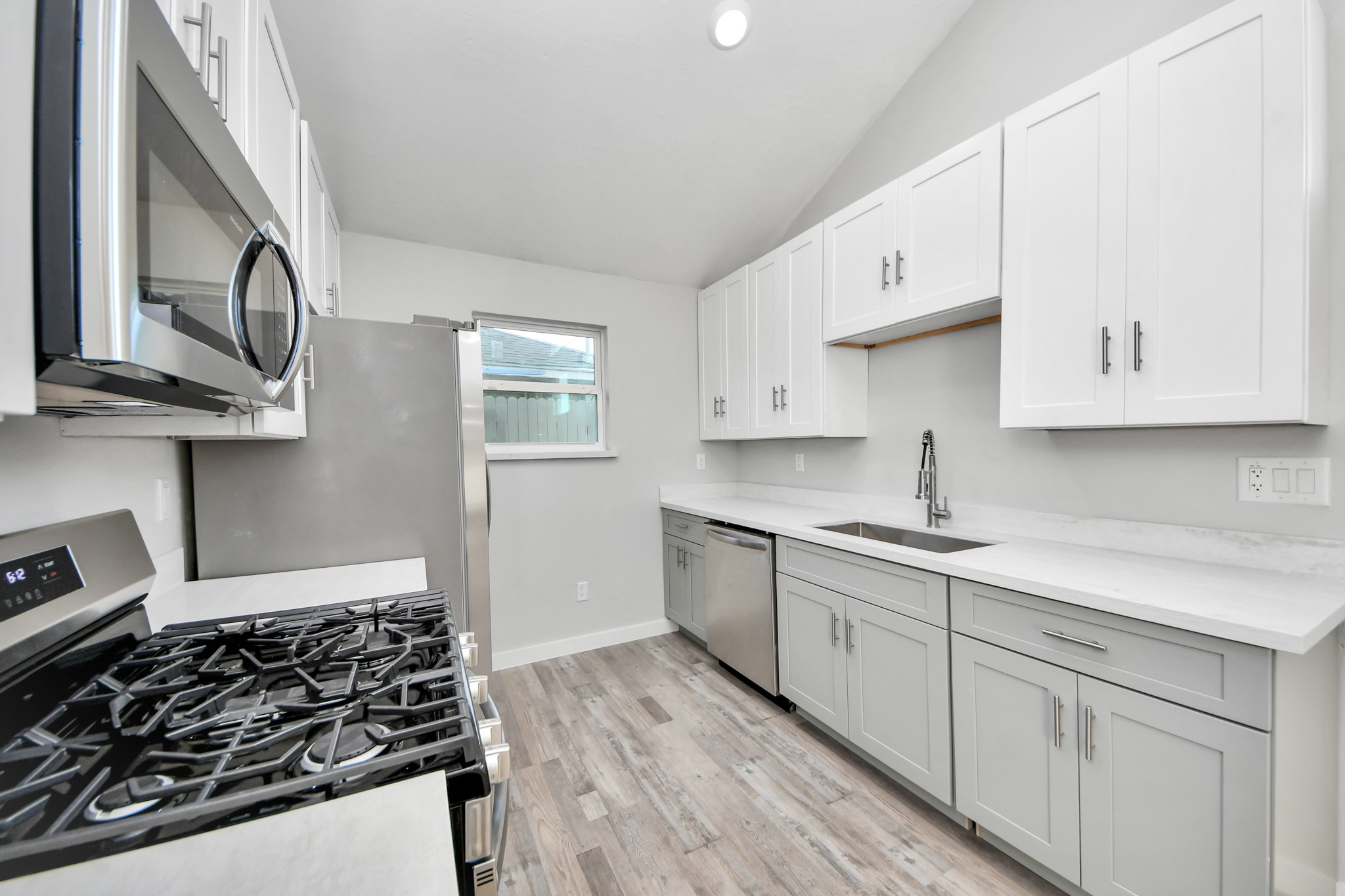 6201 Batterson Street Houston, TX 77026 - Photo 12 of 49