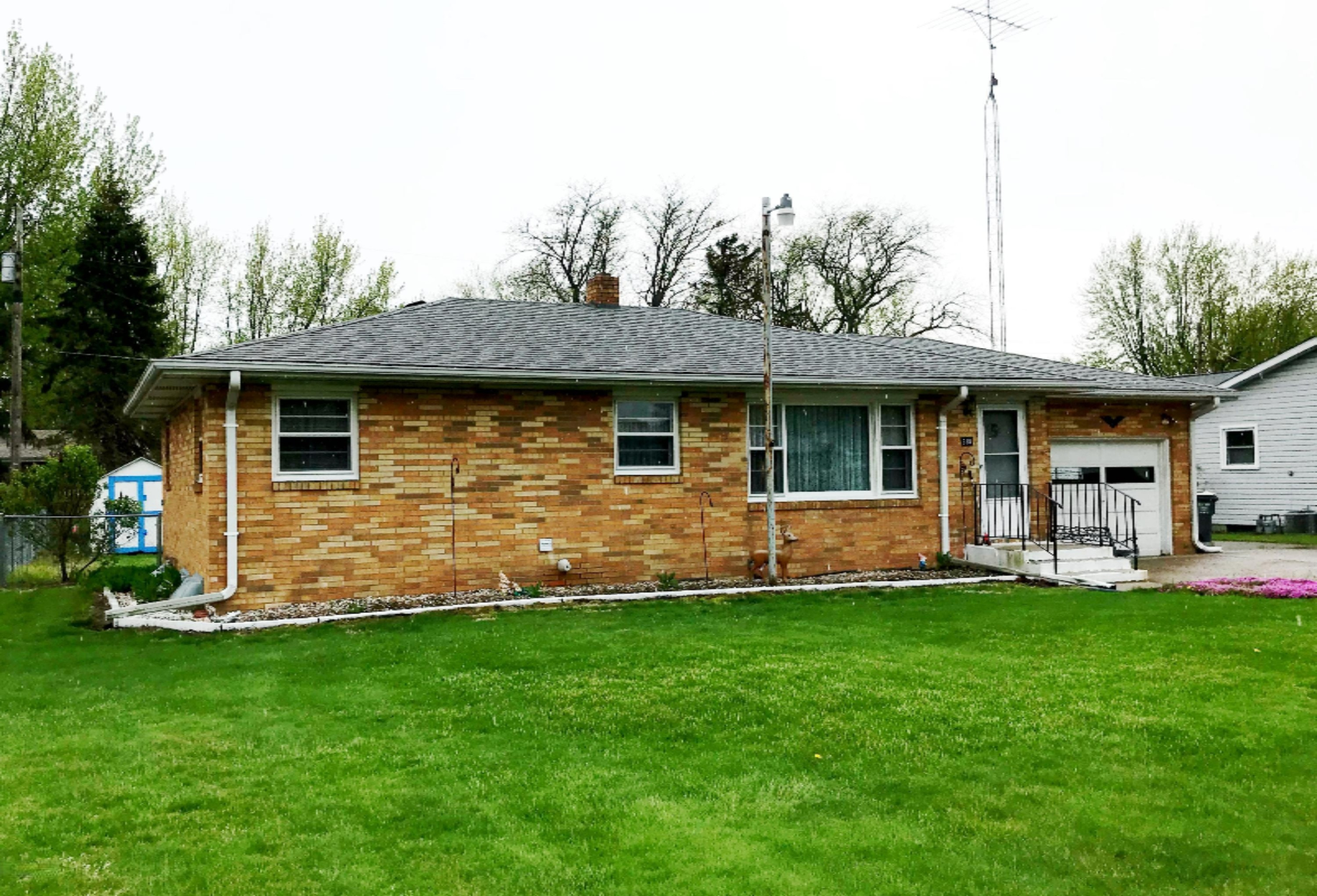 988 Fairlawn Road St. Joseph, MI 49085 - Photo 1 of 25 Front1