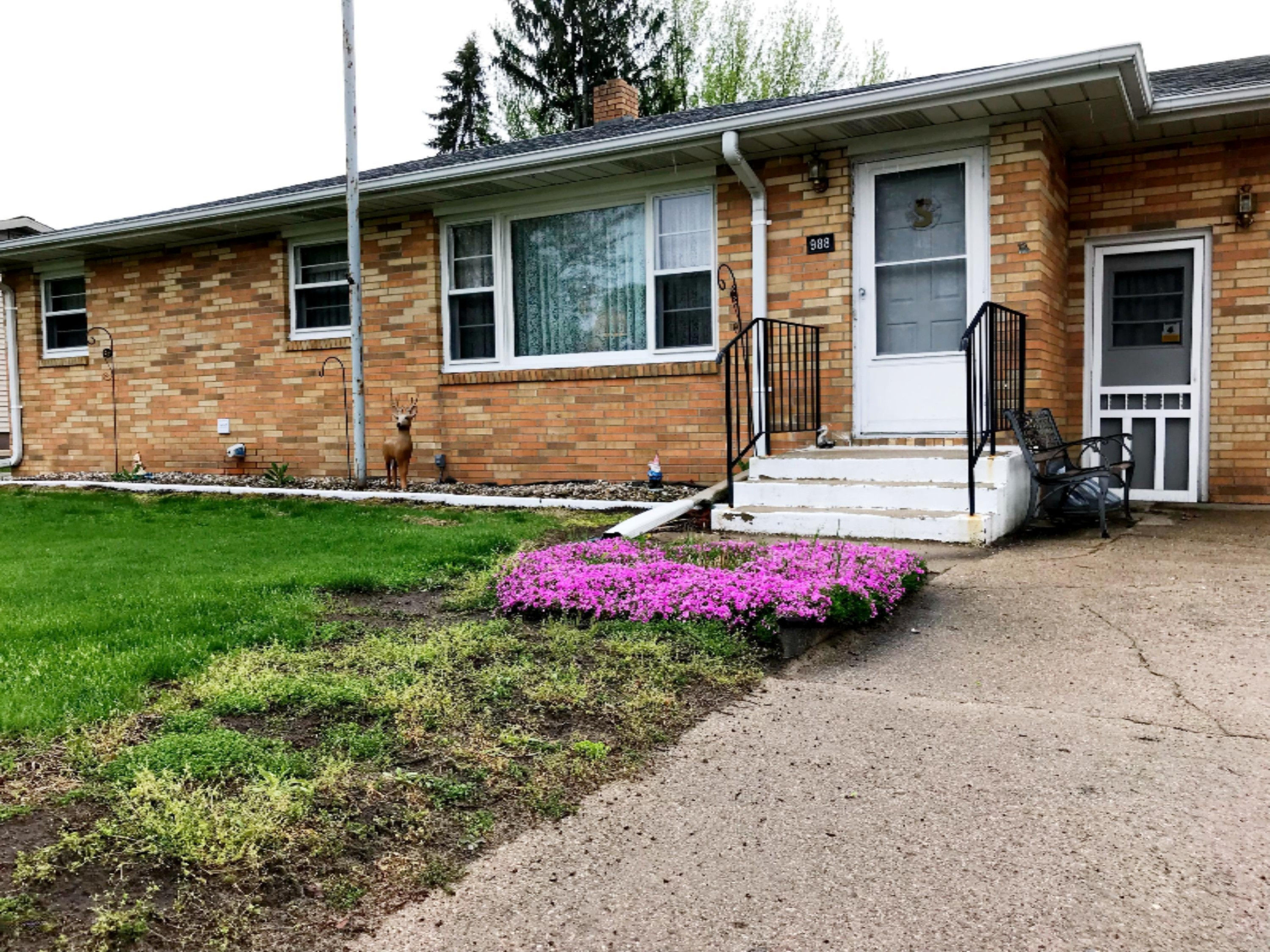 988 Fairlawn Road St. Joseph, MI 49085 - Photo 2 of 25 Front2
