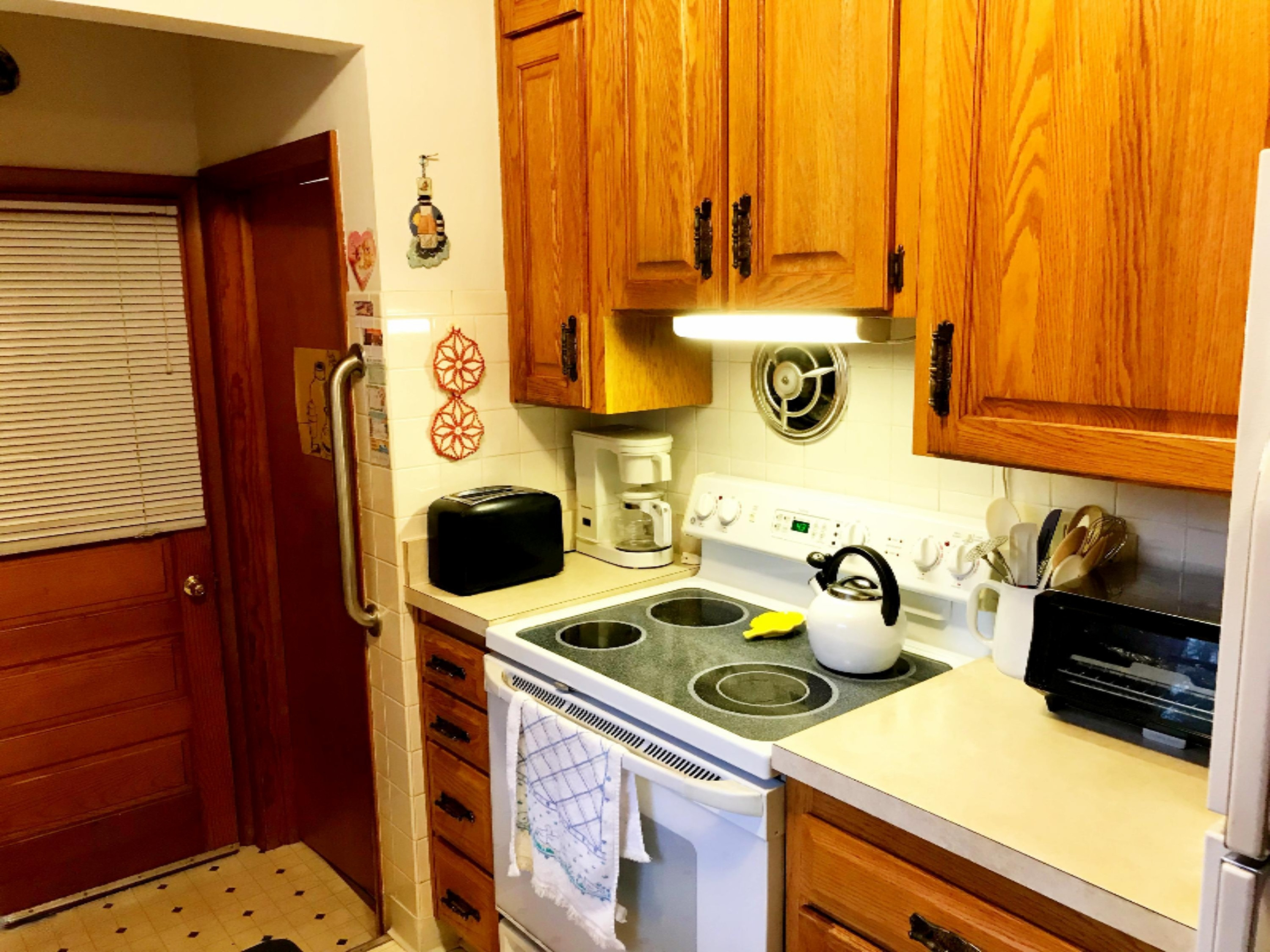 988 Fairlawn Road St. Joseph, MI 49085 - Photo 9 of 25 Kitchen2
