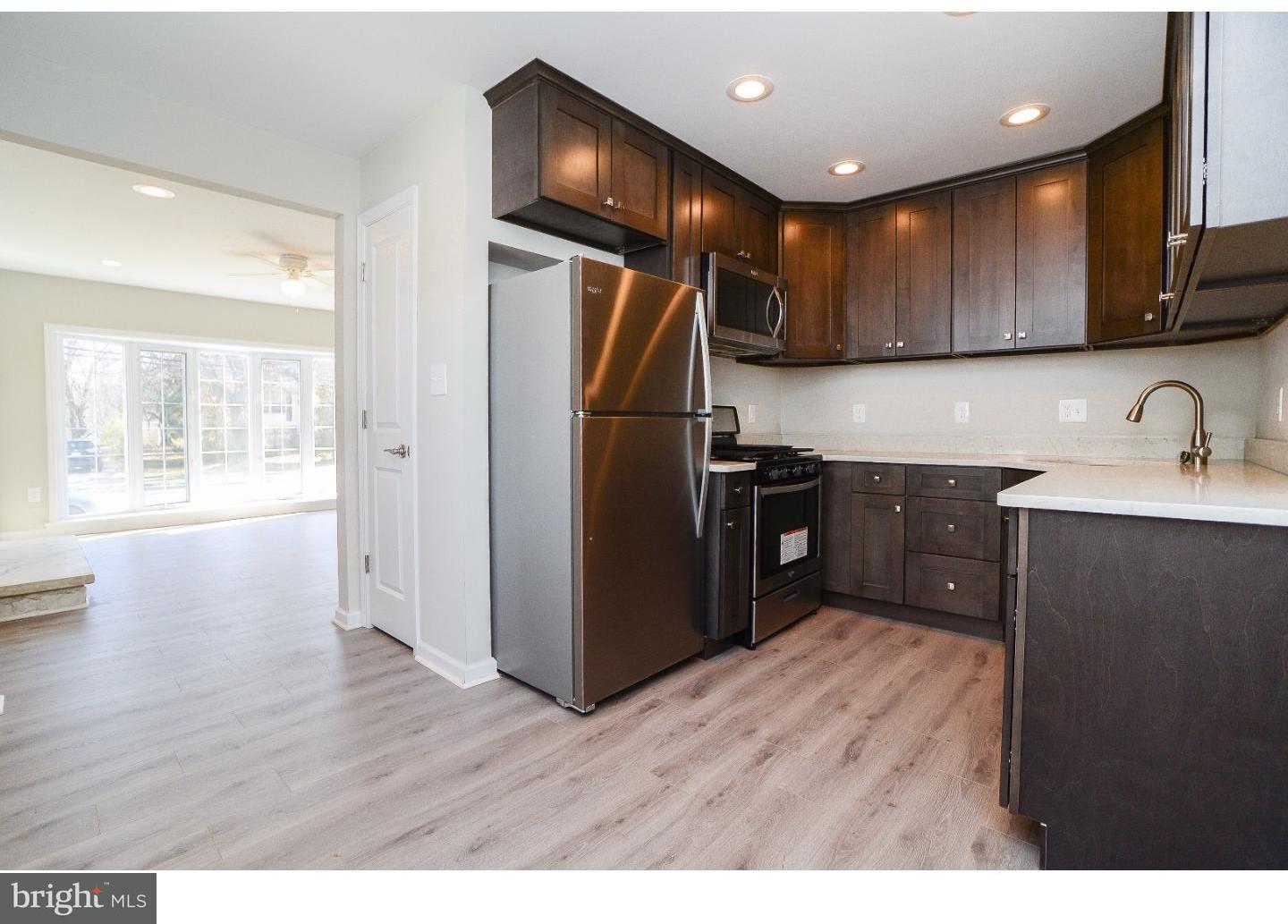 921 Clements Bridge Road Barrington, NJ 08007 - Photo 5 of 19 Kitchen