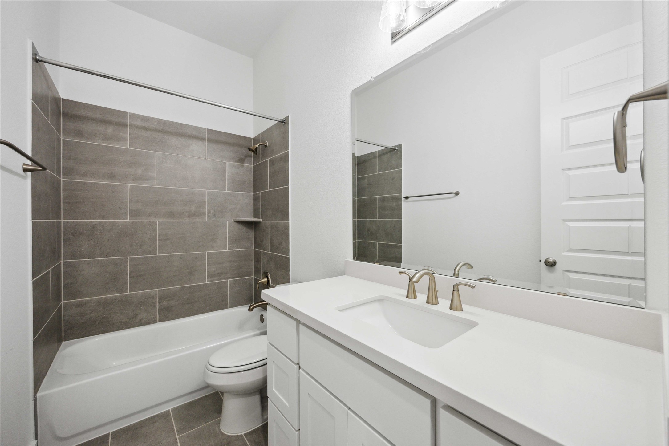 2711 Merlin Way Katy, TX 77493 - Photo 12 of 50 Hall secondary bathroom