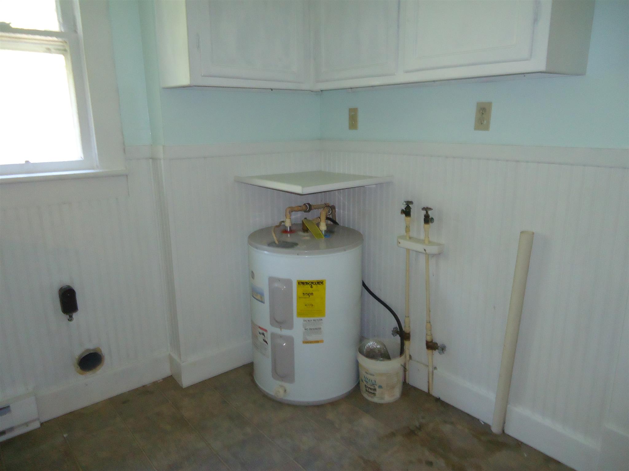 161 Bee Road Prospect, TN 38477 - Photo 18 of 19 a bathroom with a sink and toilet