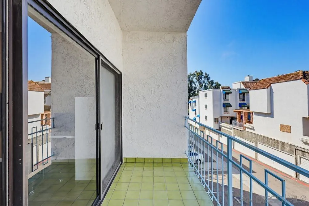 8324 Regents Road, Unit 2E San Diego, CA 92122 - Photo 26 of 31 a balcony with view of city