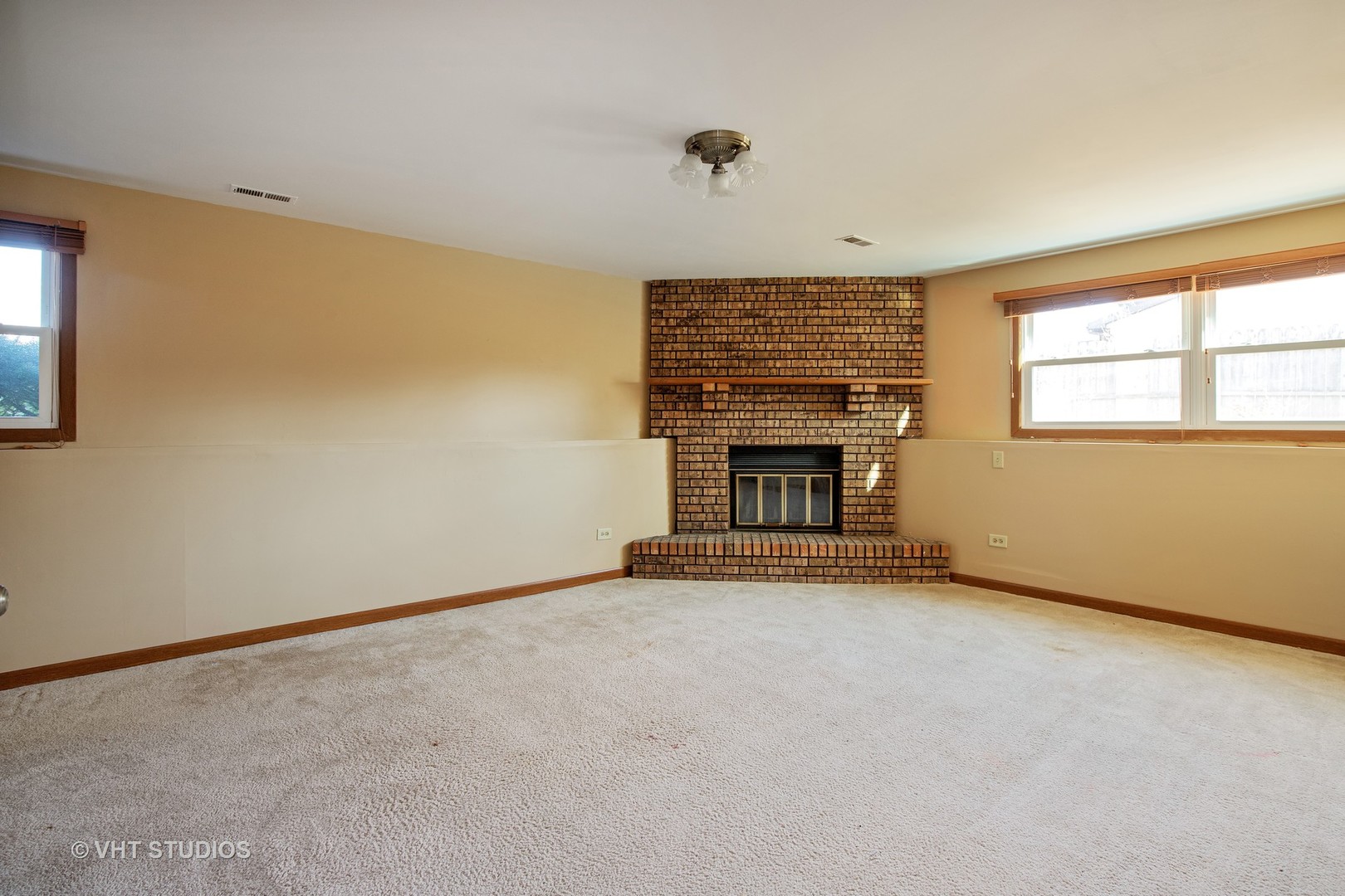 535 Whispering Pines Road Lindenhurst, IL 60046 - Photo 14 of 19