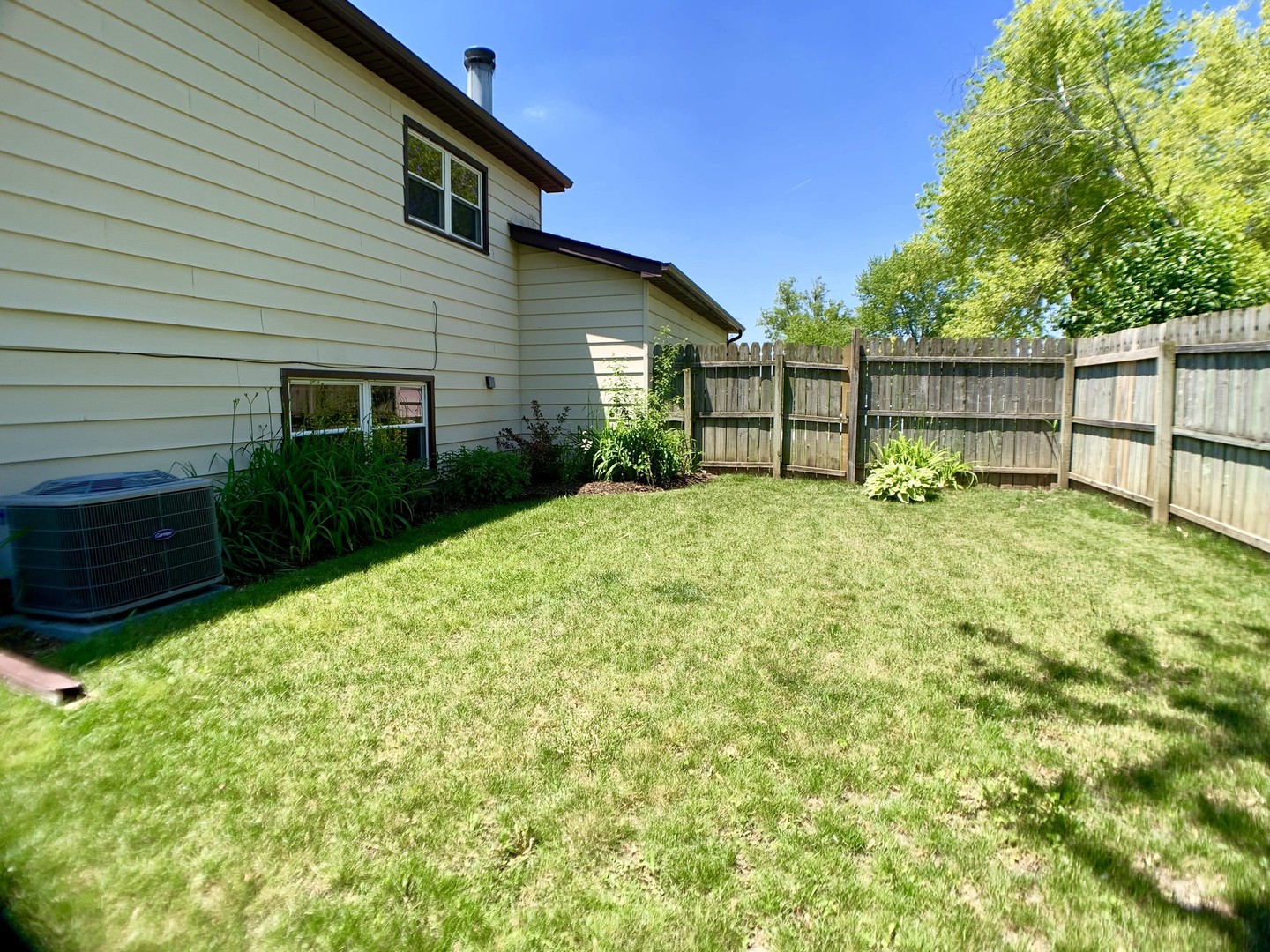 535 Whispering Pines Road Lindenhurst, IL 60046 - Photo 15 of 19