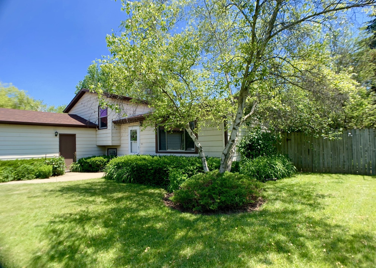535 Whispering Pines Road Lindenhurst, IL 60046 - Photo 18 of 19