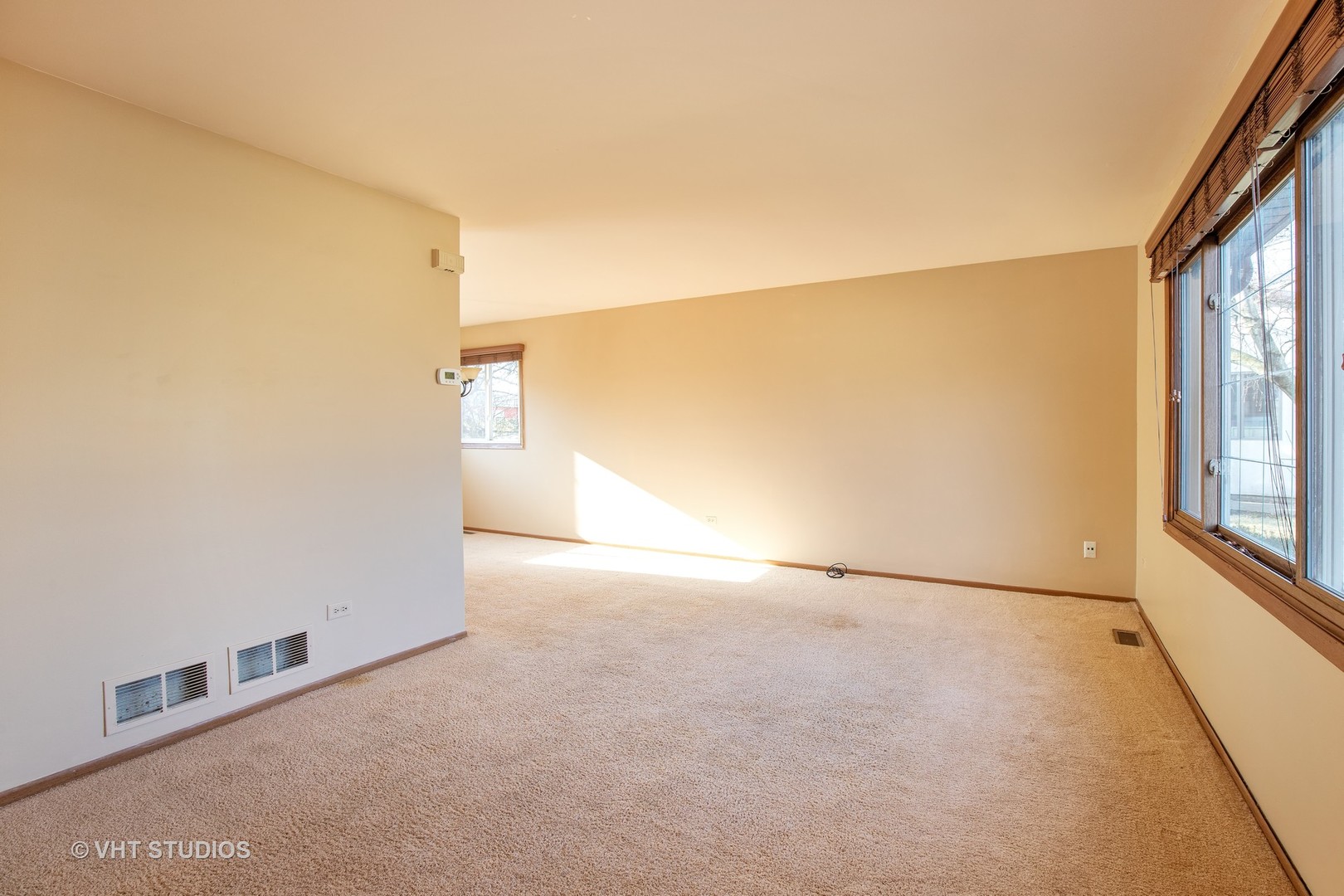 535 Whispering Pines Road Lindenhurst, IL 60046 - Photo 7 of 19
