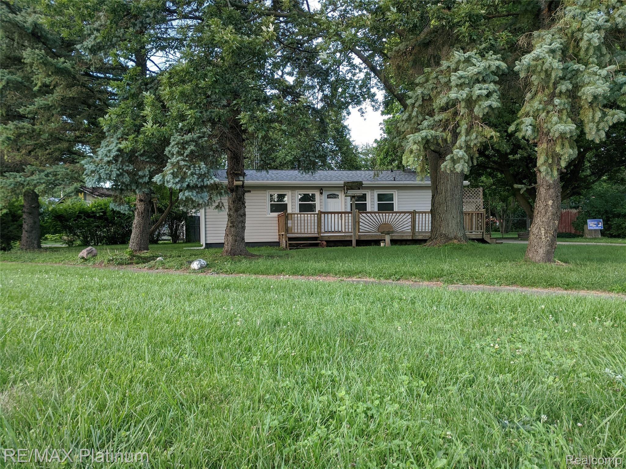 4010 North Belsay Road Flint, MI 48506 - Photo 2 of 38 2.jpg