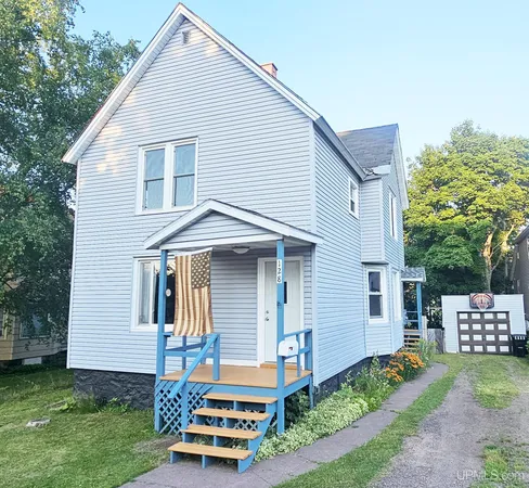 $189,900 | 128 Pewabic Street, Calumet, MI 49913