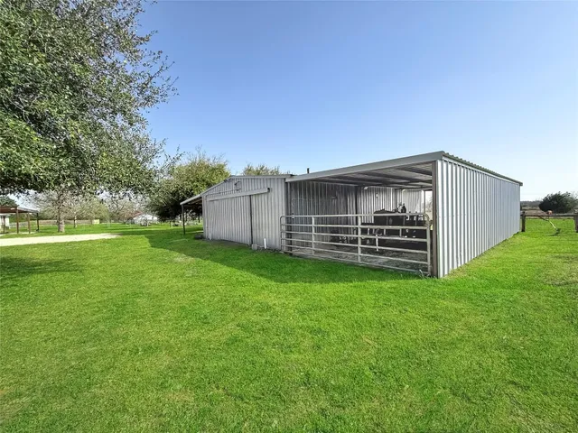 $599,000 | 1401 Farm To Market Road 112, Lexington, TX 78947