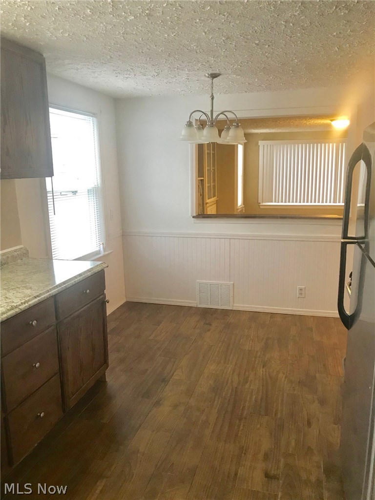 46155 Middle Ridge Road Amherst, OH 44001 - Photo 8 of 26