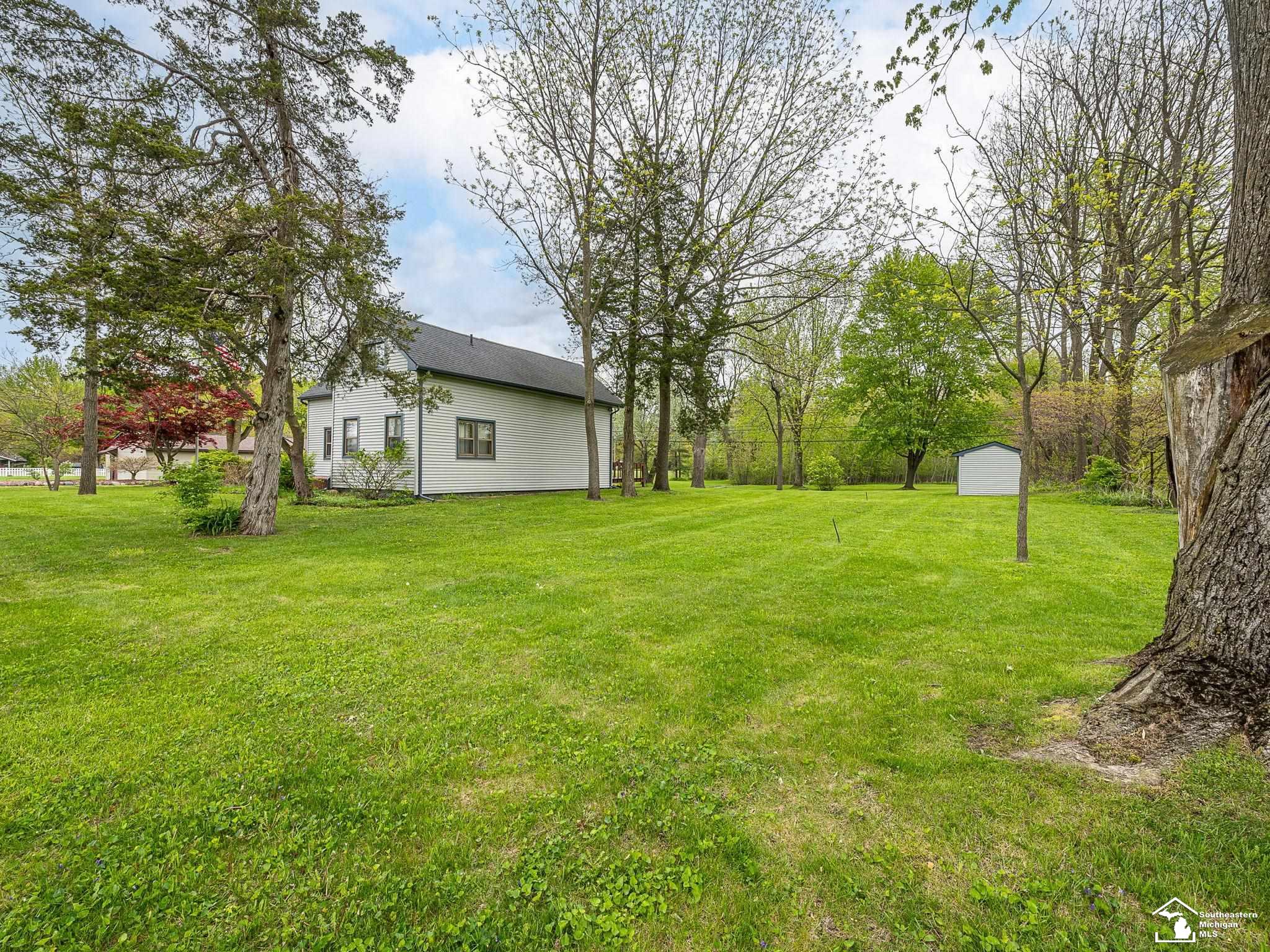 11952 Grafton Road Carleton, MI 48117 - Photo 26 of 36