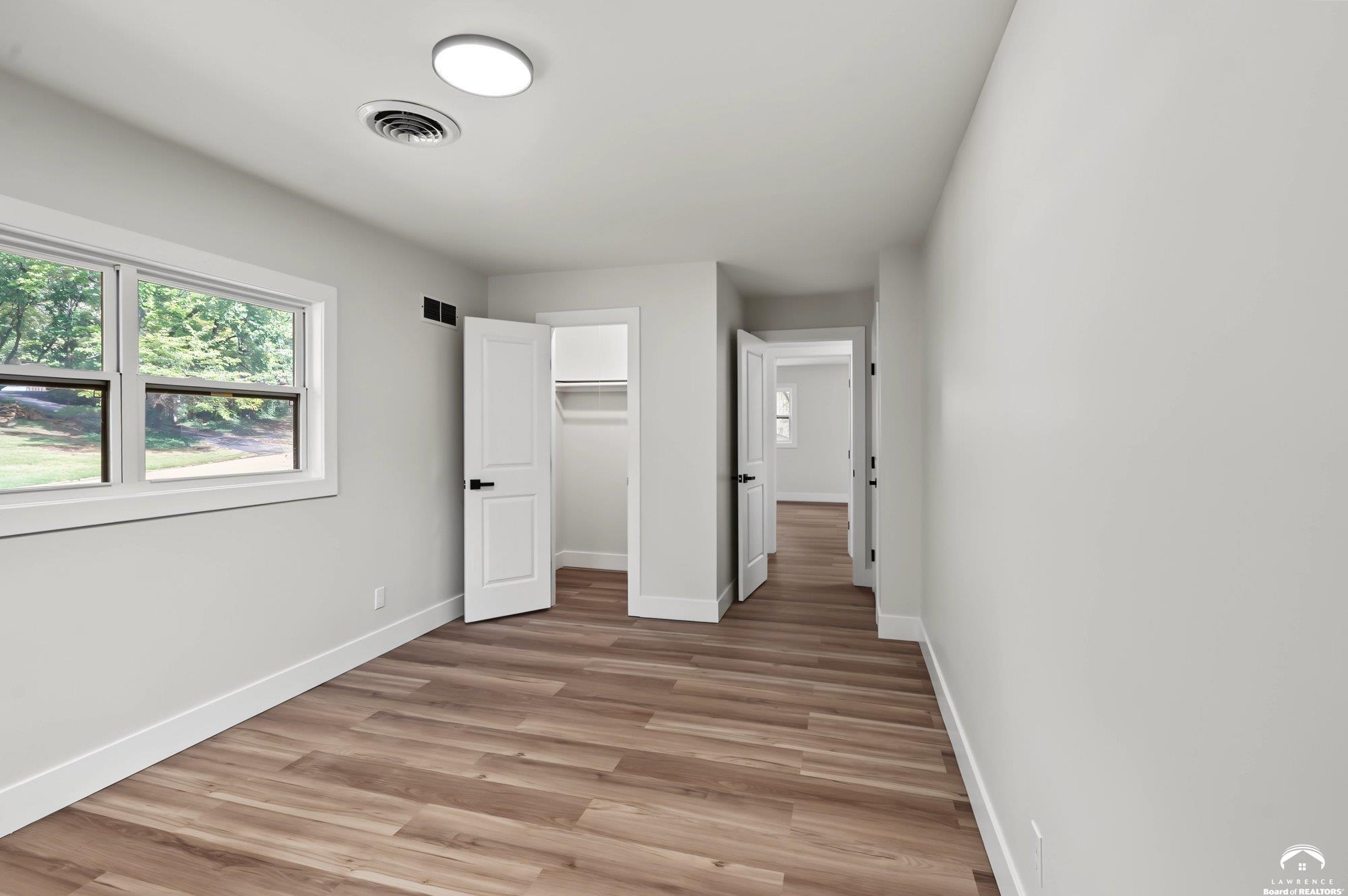 2729 Stratford Road Lawrence, KS 66049 - Photo 20 of 36 Gallery Image 20