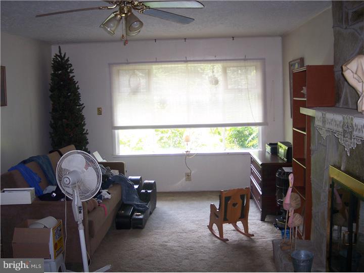 906 Pembroke Road Jenkintown, PA 19046 - Photo 15 of 21 Family Room