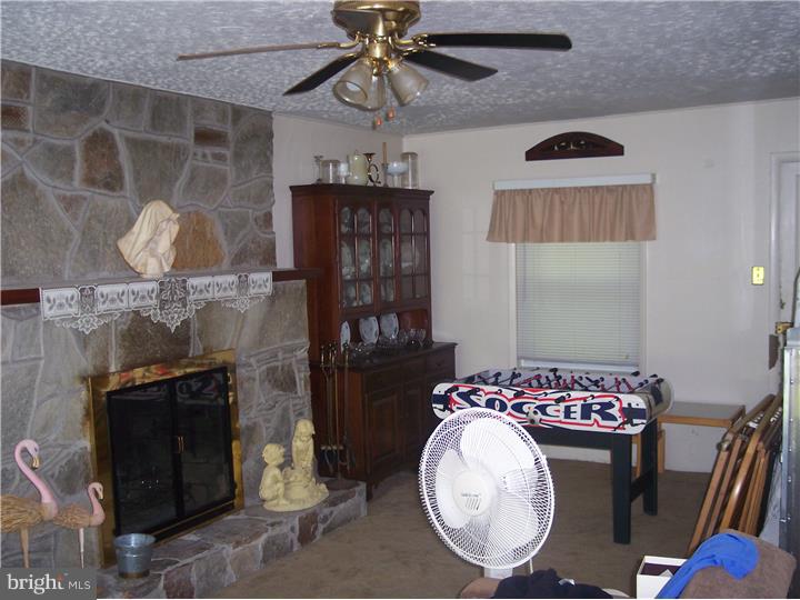 906 Pembroke Road Jenkintown, PA 19046 - Photo 16 of 21 Family Room