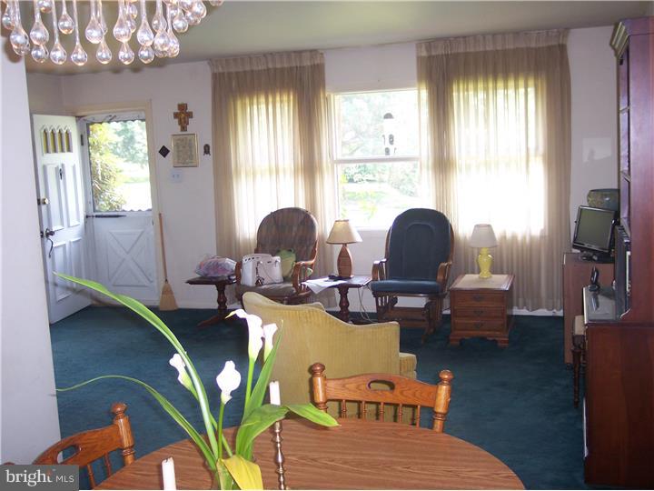 906 Pembroke Road Jenkintown, PA 19046 - Photo 4 of 21