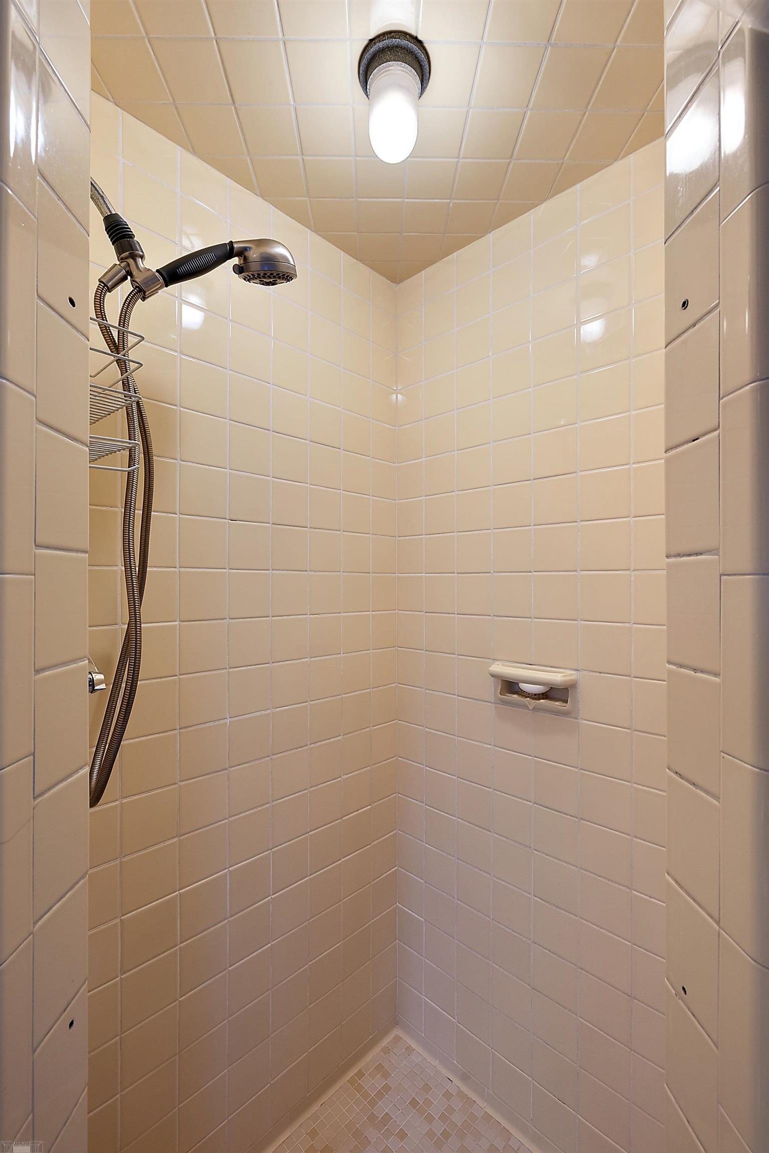 1437 Torrey Road Grosse Pointe Woods, MI 48236 - Photo 40 of 60